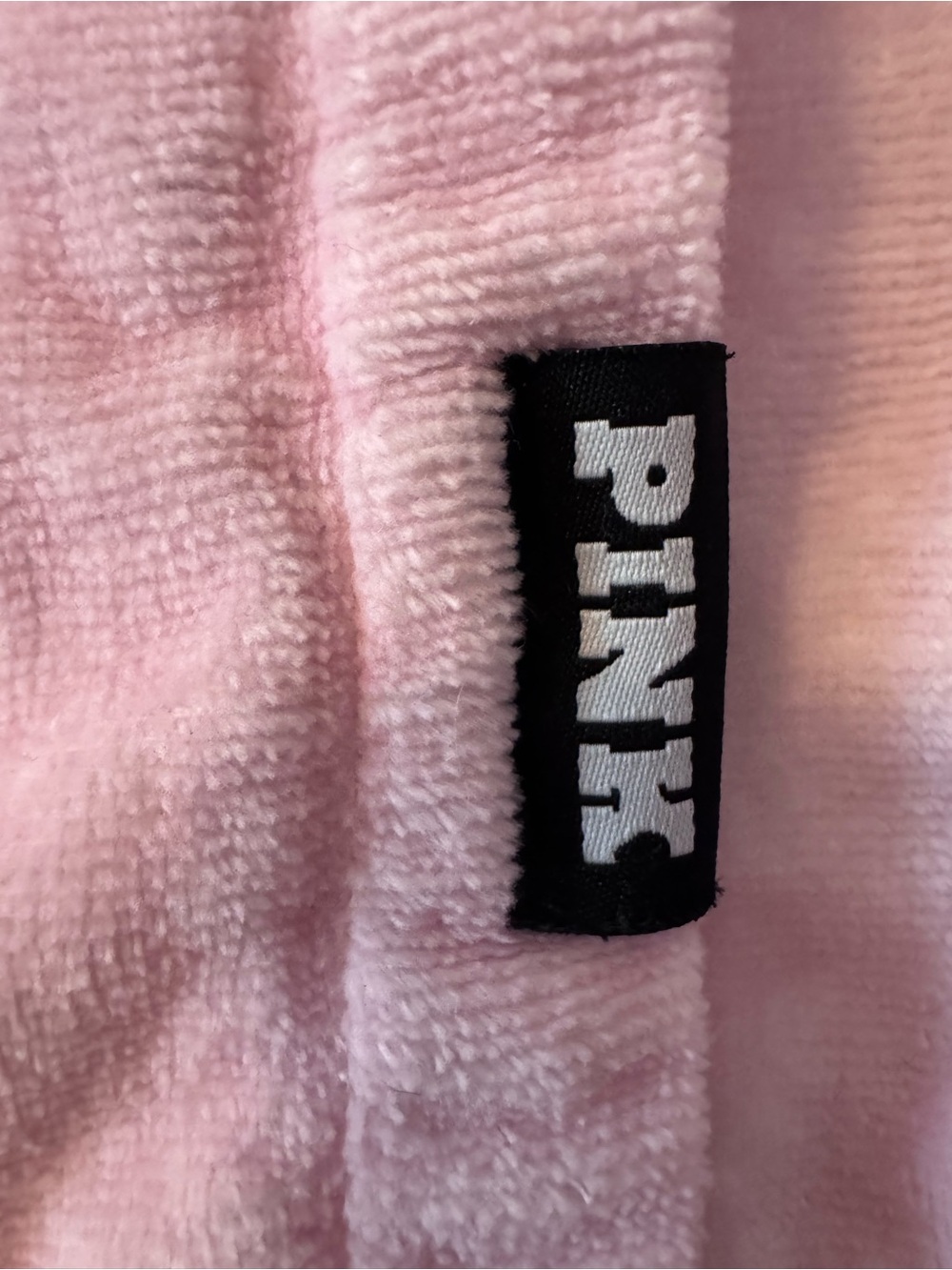 PINK by Victoria's Secret Soft Bath/Shower Velcro Closure Body Towel - Picture 3 of 6